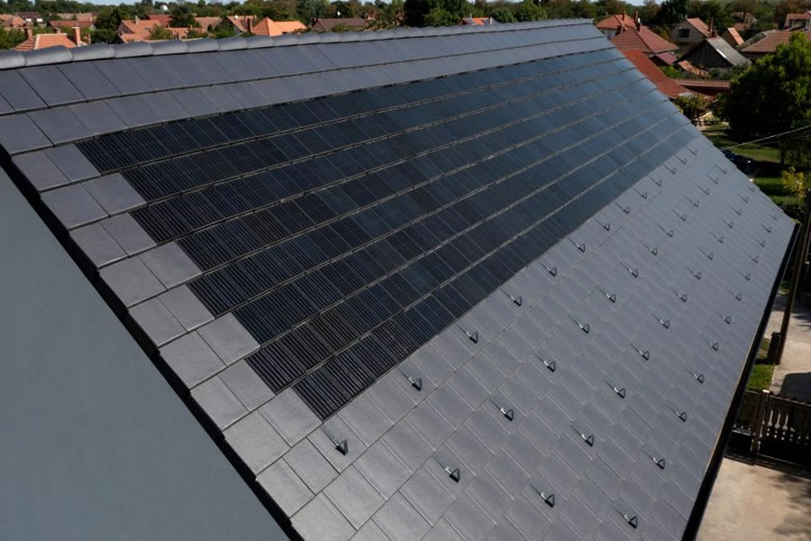 Terrán Zenit Max tetőcserép Generon DARK napelemes tetőrendszerrel