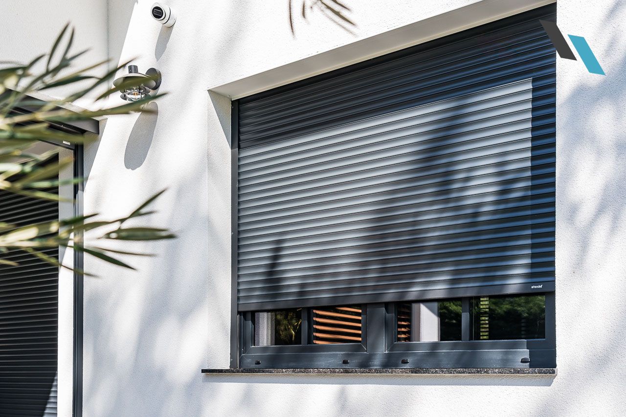 Balaton magánház - Atenád Kompakt vakolható tokos alumínium redőny