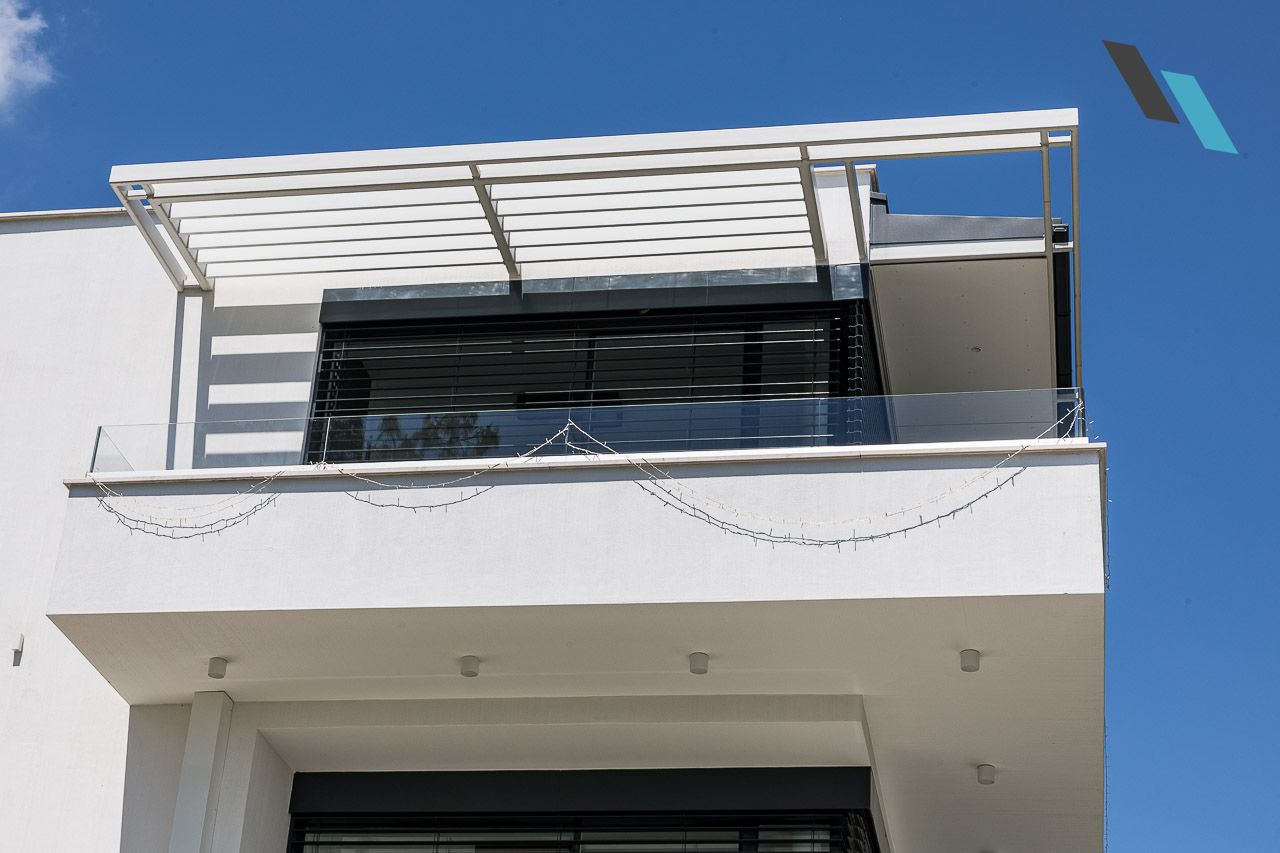 Pest megye magánház - Icarus strukturális árnyékoló