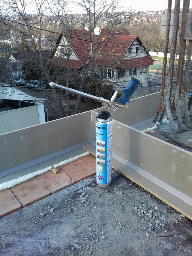 Betobord L lábas lemezszél-, födémszél zsalu beton és tégla falazatokhoz