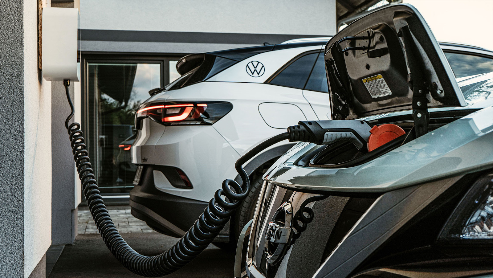 GL Charge elektromos autó töltőállomások