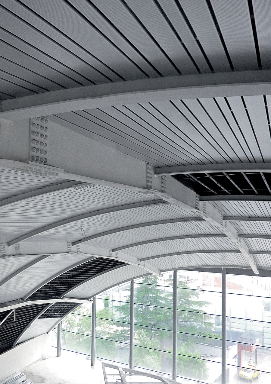 Cubic edge - Multipanel sávos fém álmennyezet