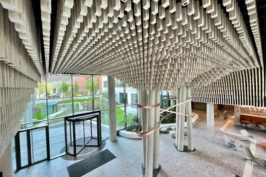Integra Drop pálcás álmennyezet a Corvin 7 Innovation Campus irodaházban
