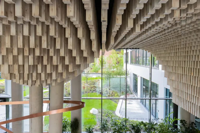 Integra Drop pálcás álmennyezet a Corvin 7 Innovation Campus irodaházban
