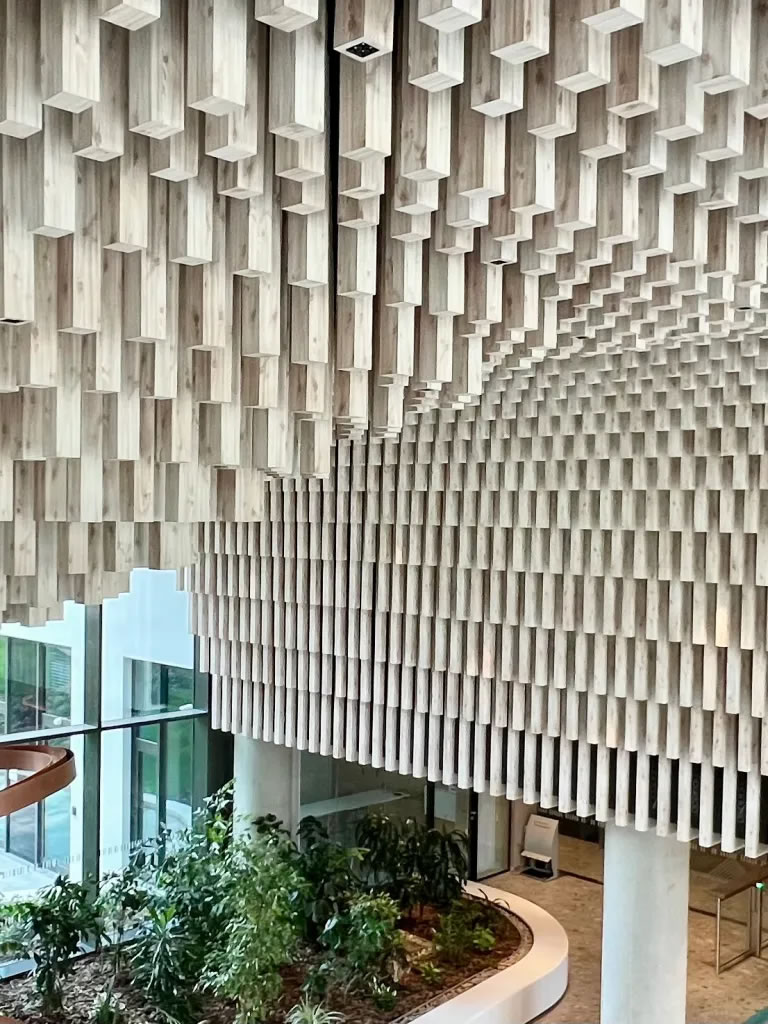 Integra Drop pálcás álmennyezet a Corvin 7 Innovation Campus irodaházban