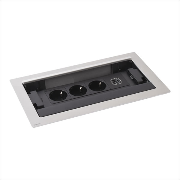 654854 - Incara Flip up - bútorba süllyeszthető, 8 modul, 3x2P+F + USB A+C aljzat, 2 m kábellel, alumínium