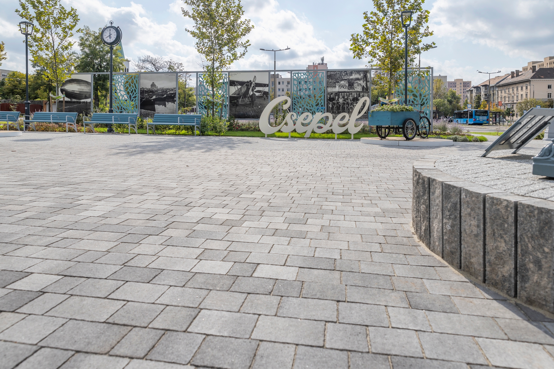 Leier Kaiserstein CASTRUM® natúr térkő – füstantracit