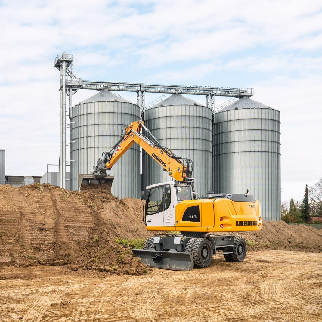 Liebherr A 918 Litronic gumikerekes kotró