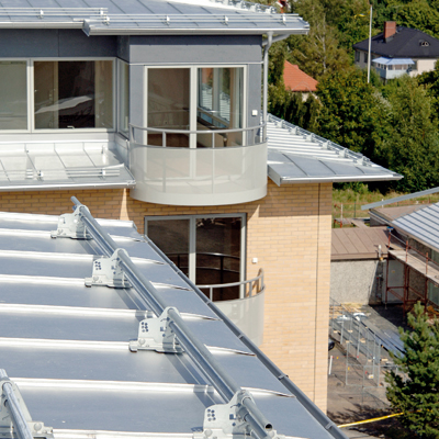 Lindab Protectline tetőbiztonági rendszer, szegélyek és kiegészítők