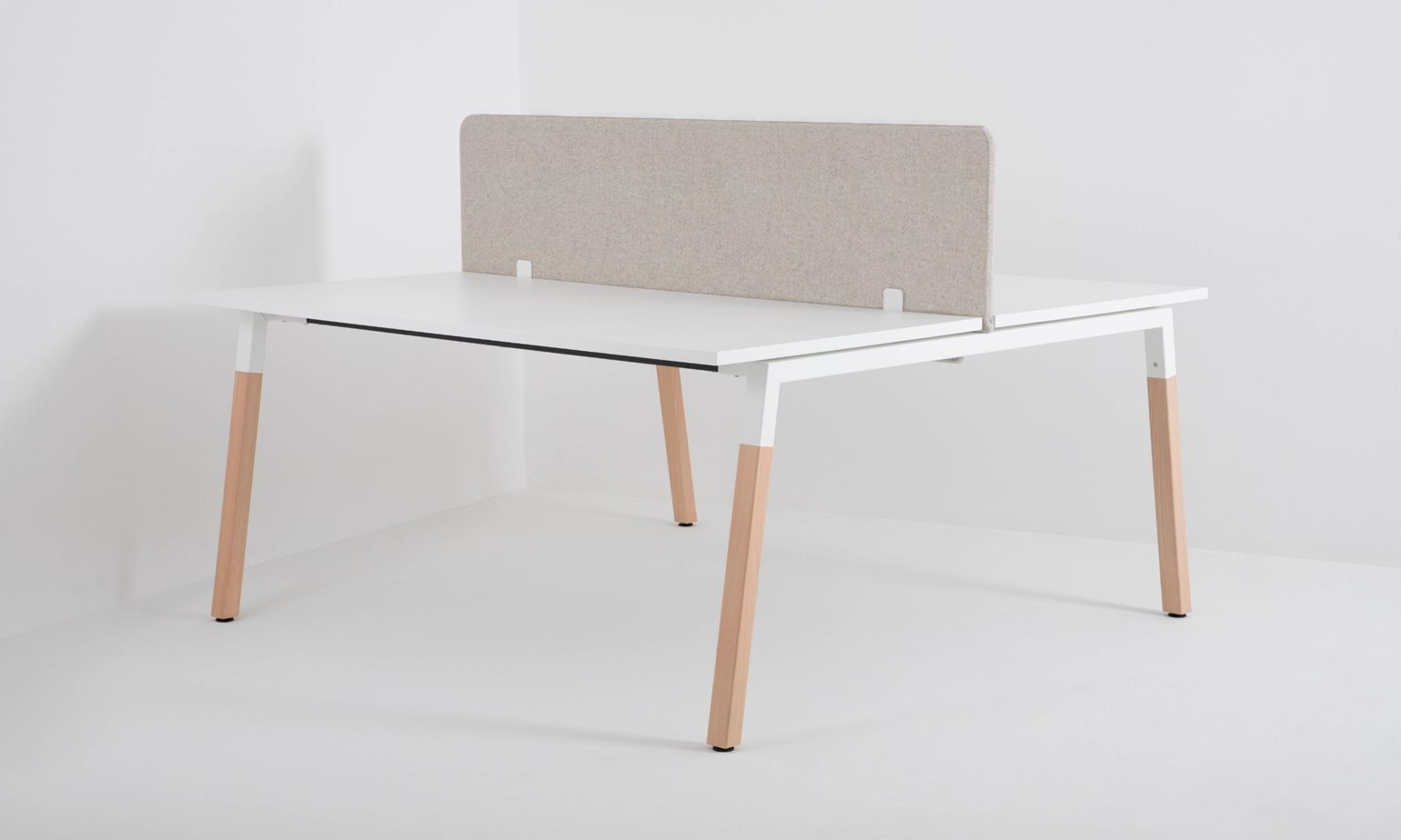Nowy Styl CS5040 munkaasztal rendszerek
