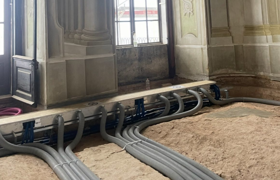 BOKI Aquilo F4C padlókonvektorok a Veszprémi Érseki Palotában