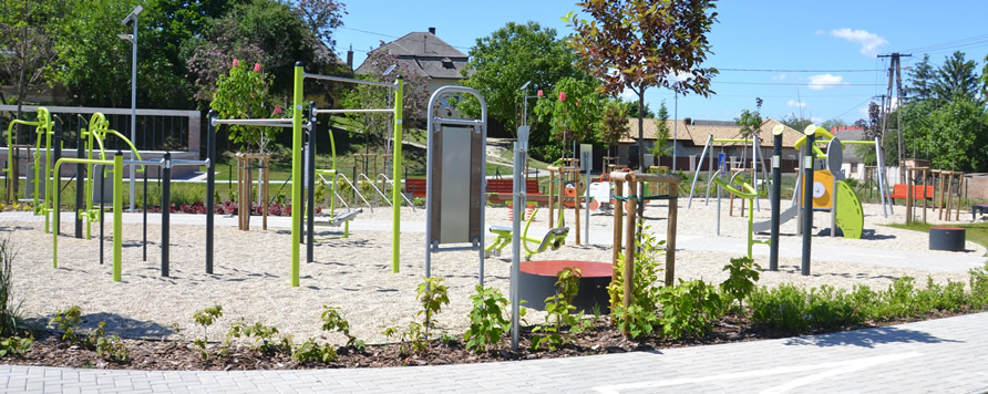 Buglo játszó- és fitneszeszközök a nyergesújfalui Békavár szabadidőparkban