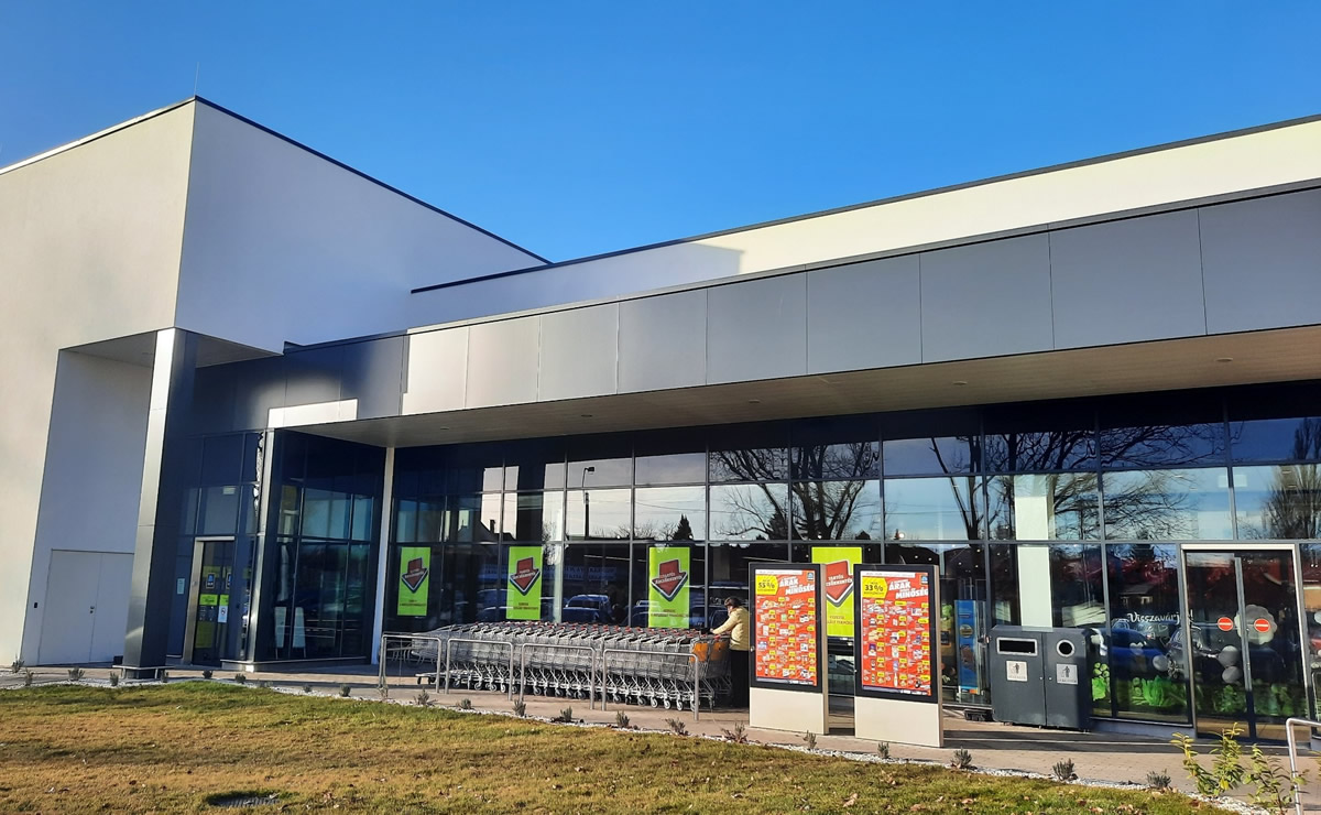 Alubuild Buildbond referencia – Üzletház, Budapest