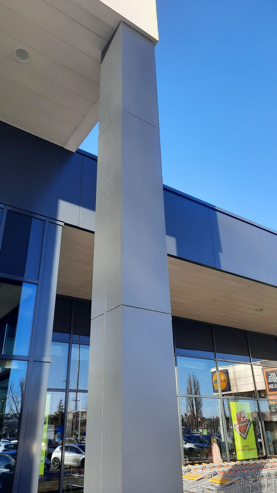 Alubuild Buildbond referencia – Üzletház, Budapest