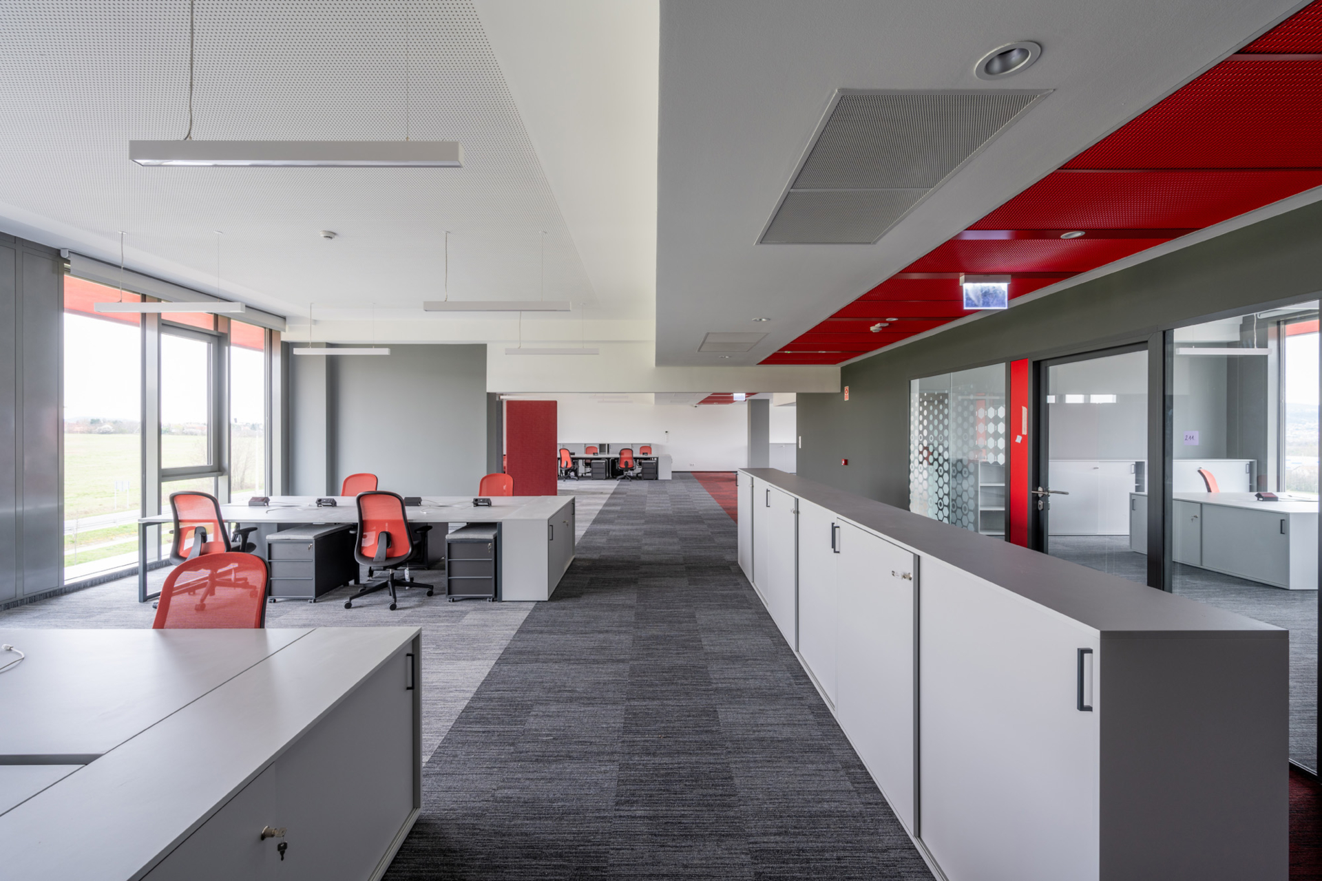 Decor Floor modulyss, Objectflor, Mirage és Capri burkolatok az új Würth székházban