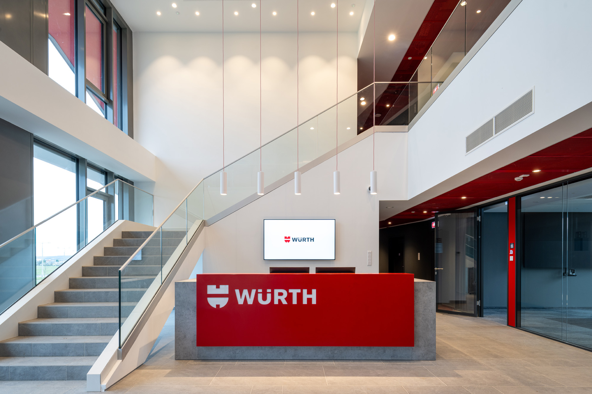 Decor Floor modulyss, Objectflor, Mirage és Capri burkolatok az új Würth székházban