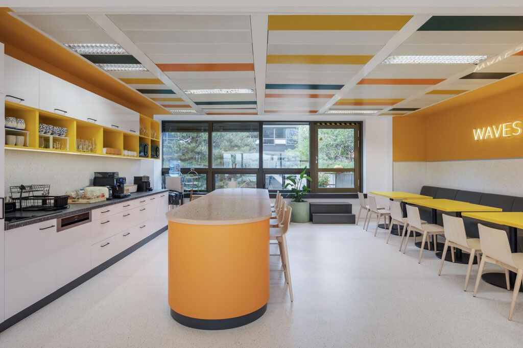 Milliken padlószenyegek, Gerflor PVC és Parky fa burkolatok alkalmazása a Wavemaker Budpest új irodájában