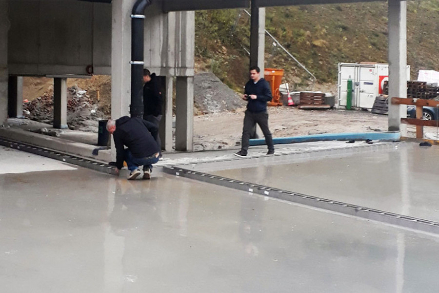 Egyedi vízelvezetési megoldás az IST új parkolójában – a BG-Graspointner teljeskörű kivitelezésével