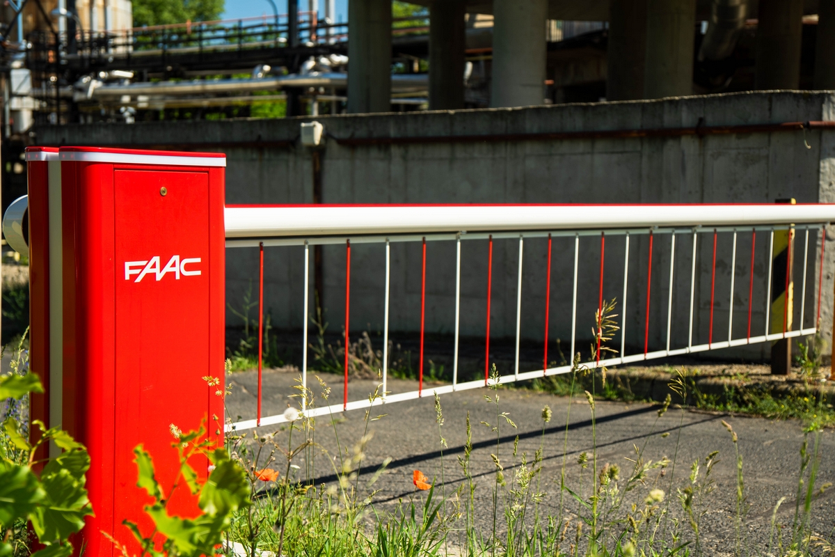FAAC sorompó – MOL Dunai Finomító, Százhalombatta