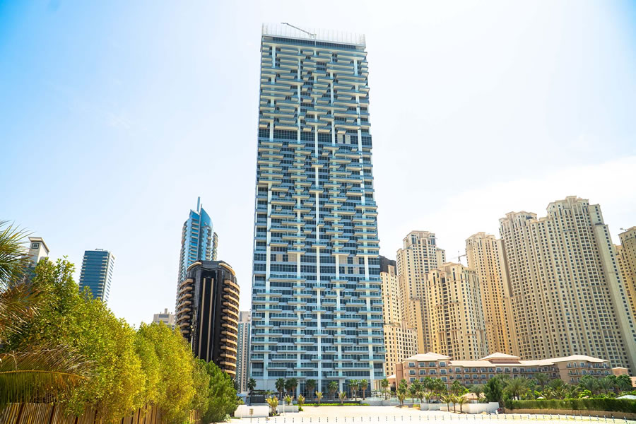 A One JBR Tower egyedi homlokzata Dubai-ban