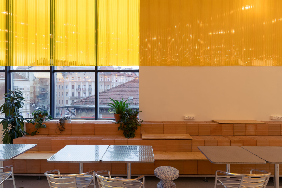 Időtálló design Porotherm téglákkal: megnyílt a Mammut új foodcourtja