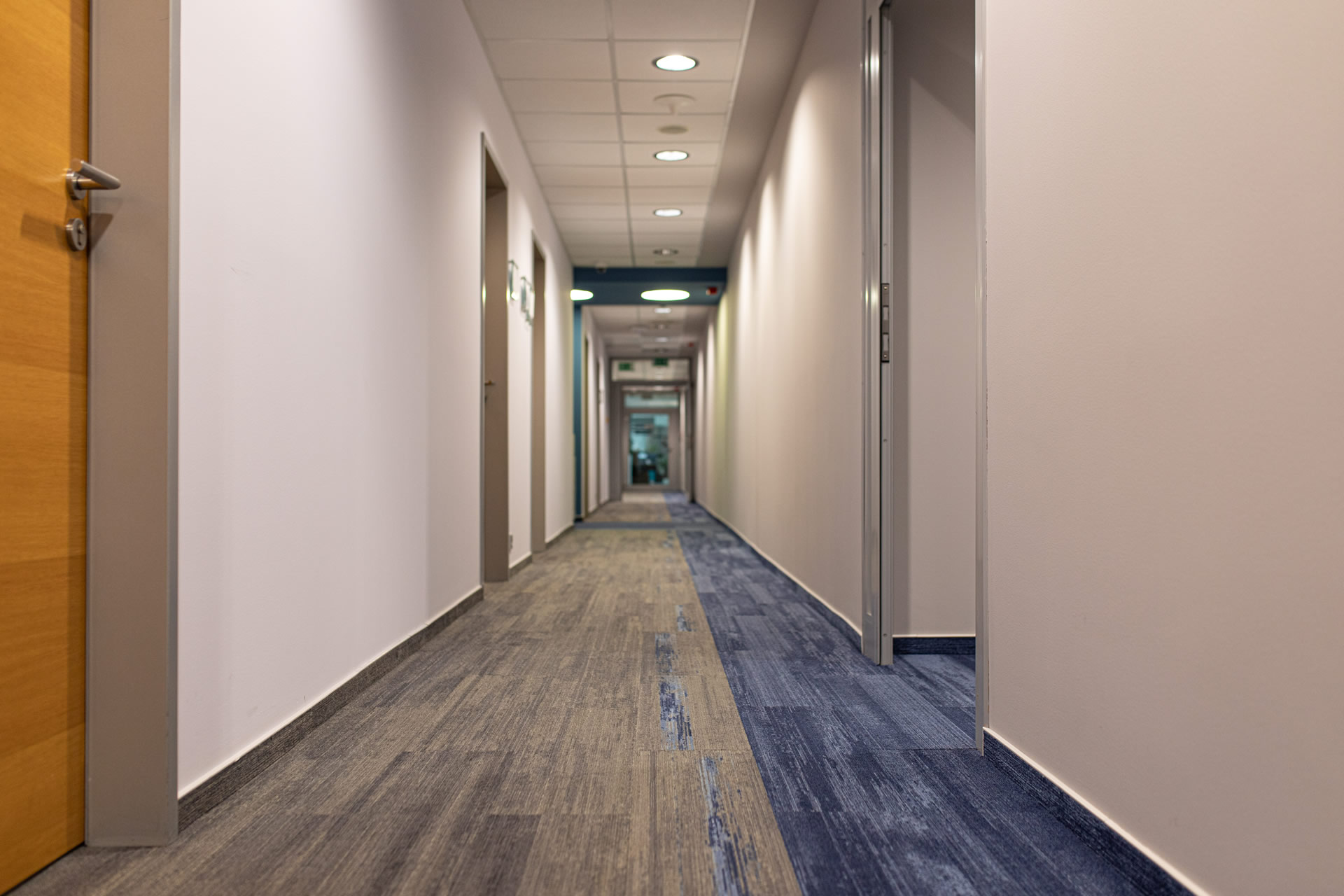 Milliken szőnyegek és Gerflor PVC az MVM új irodájában