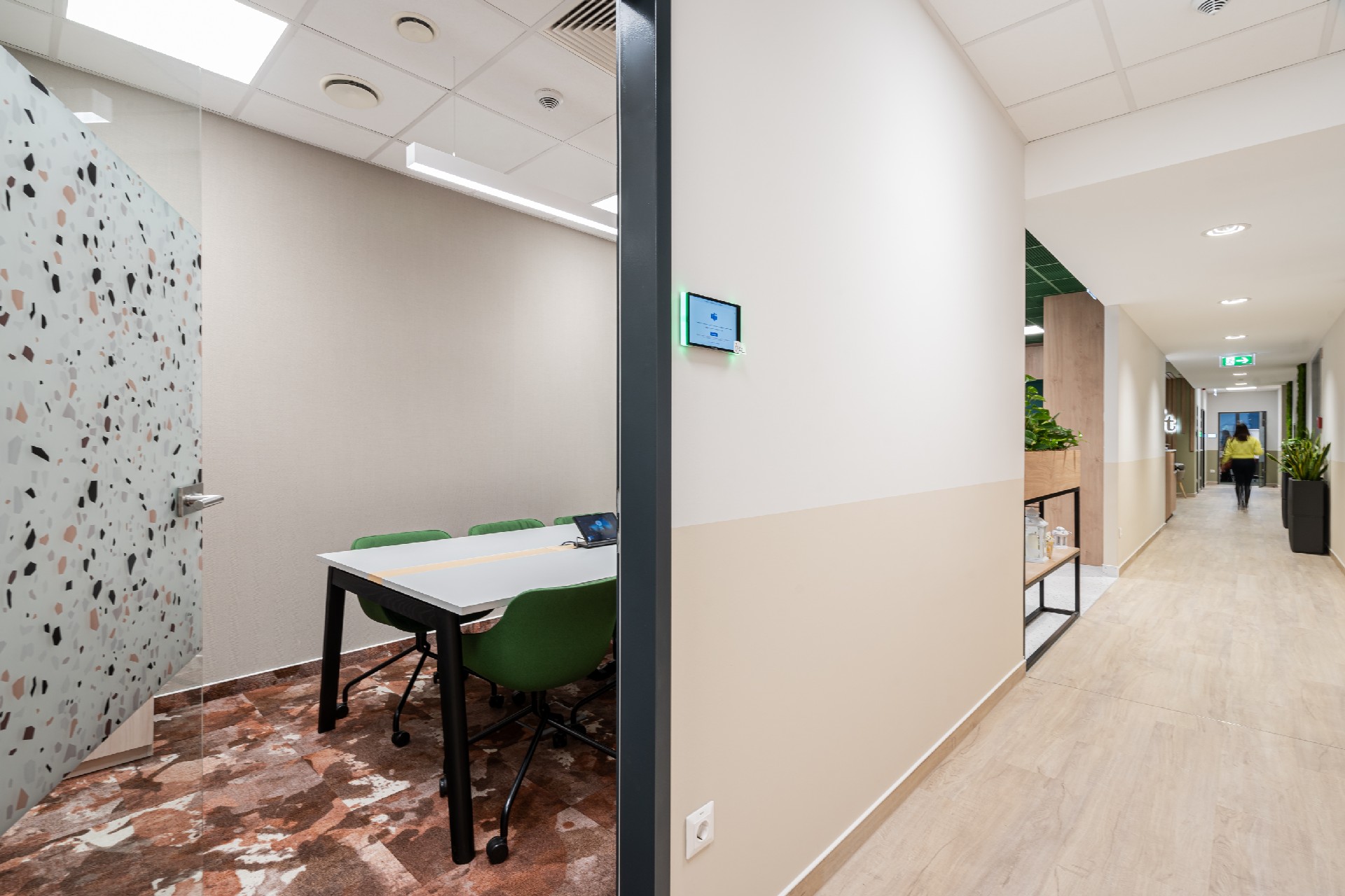 Modulyss és Gerflor burkolatok az AmRest új irodájában