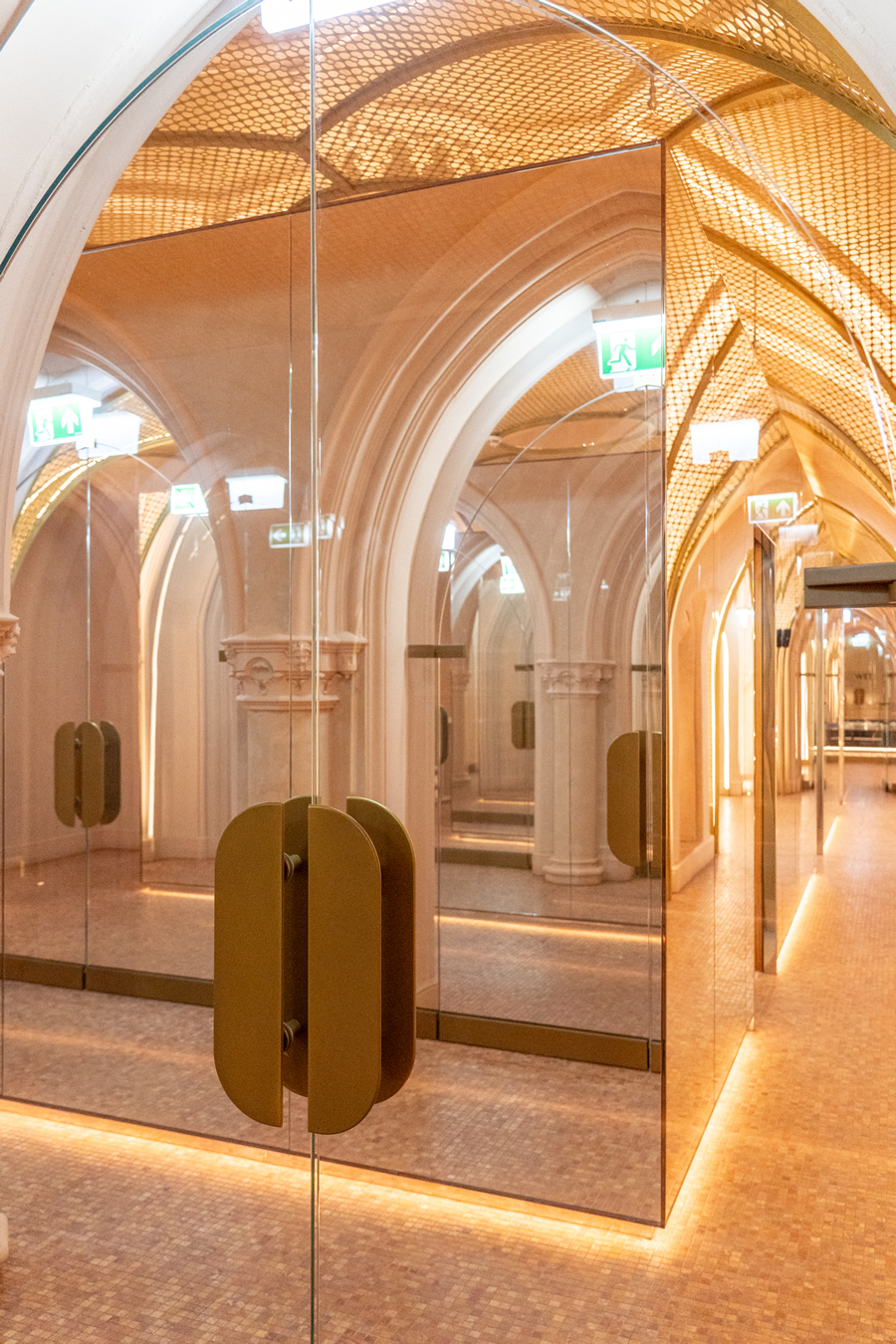 Rákosy-Glass tükördobozok a W Budapest Hotel spa részlegében (Fotó: DVM Group)