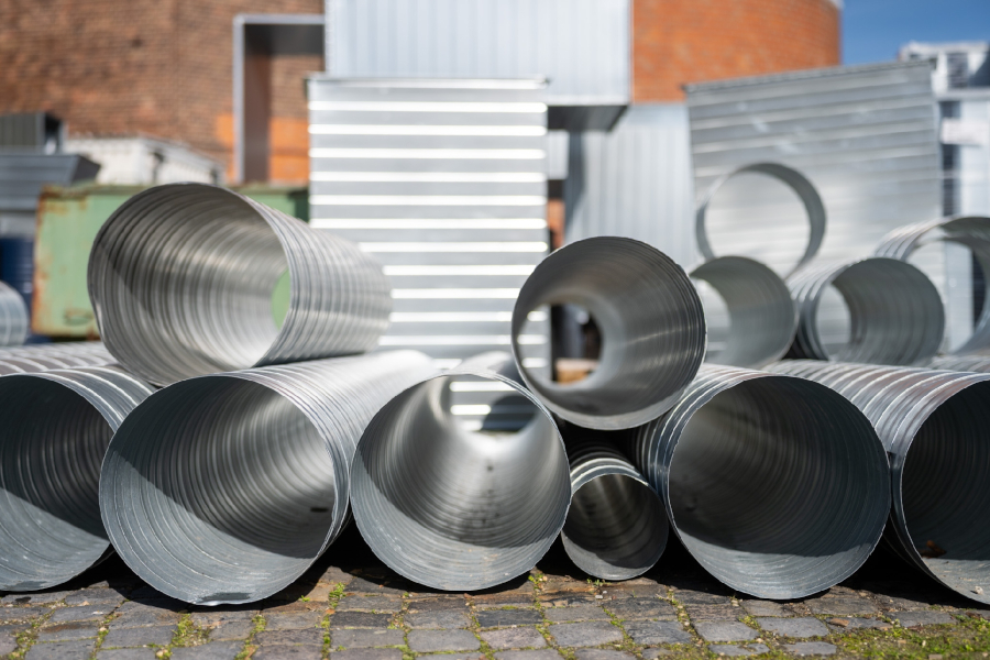 Magyarországon elsőként: újrahasznosított acélból készült légcsatornák az Univer kecskeméti gyárában