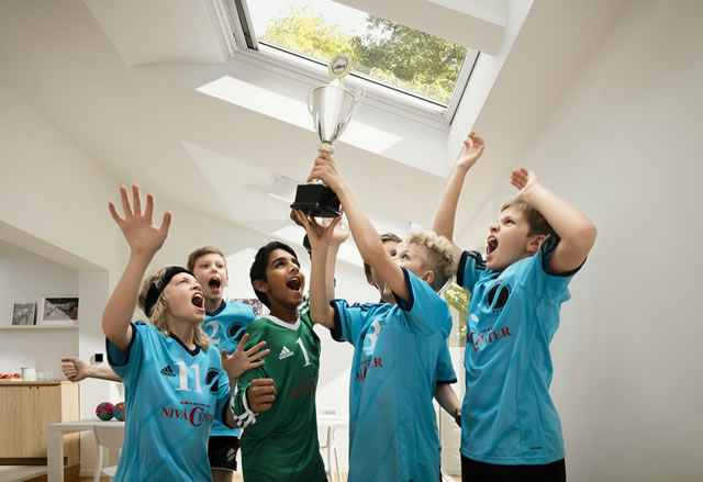 A VELUX pályázat útján tetőtéri ablakokat adományoz amatőr sportkluboknak