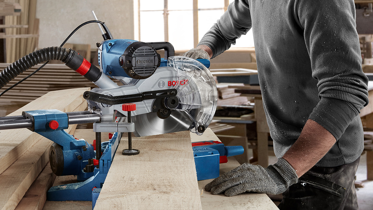 Bosch GCM 18V-254 D Professional akkus leszabó és gérvágó fűrész