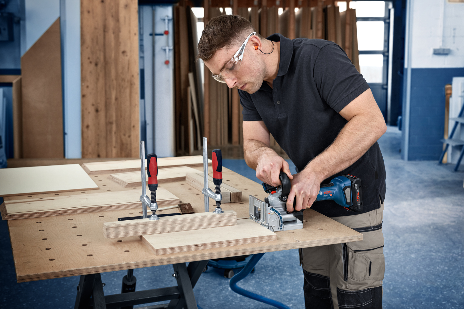 Bosch GFF 18V-22 Professional akkus lapostiplimaró
