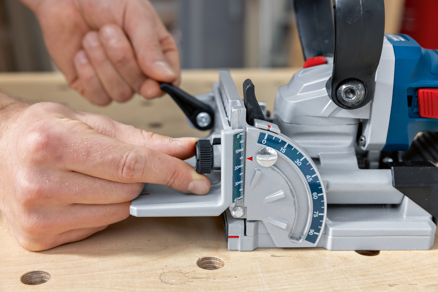 Bosch GFF 18V-22 Professional akkus lapostiplimaró