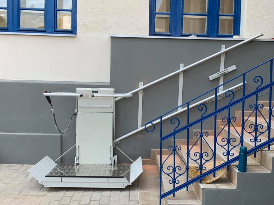 Az Induct Trade Delta kerekesszékemelő lift