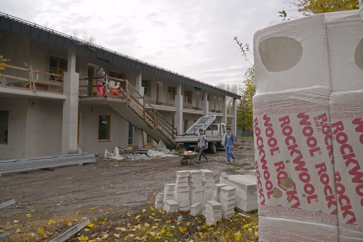 A hatvani Bátor Tábor új közösségi háza a ROCKWOOL Hungary Kft. hőszigetelő lemez adományával épülhetett meg