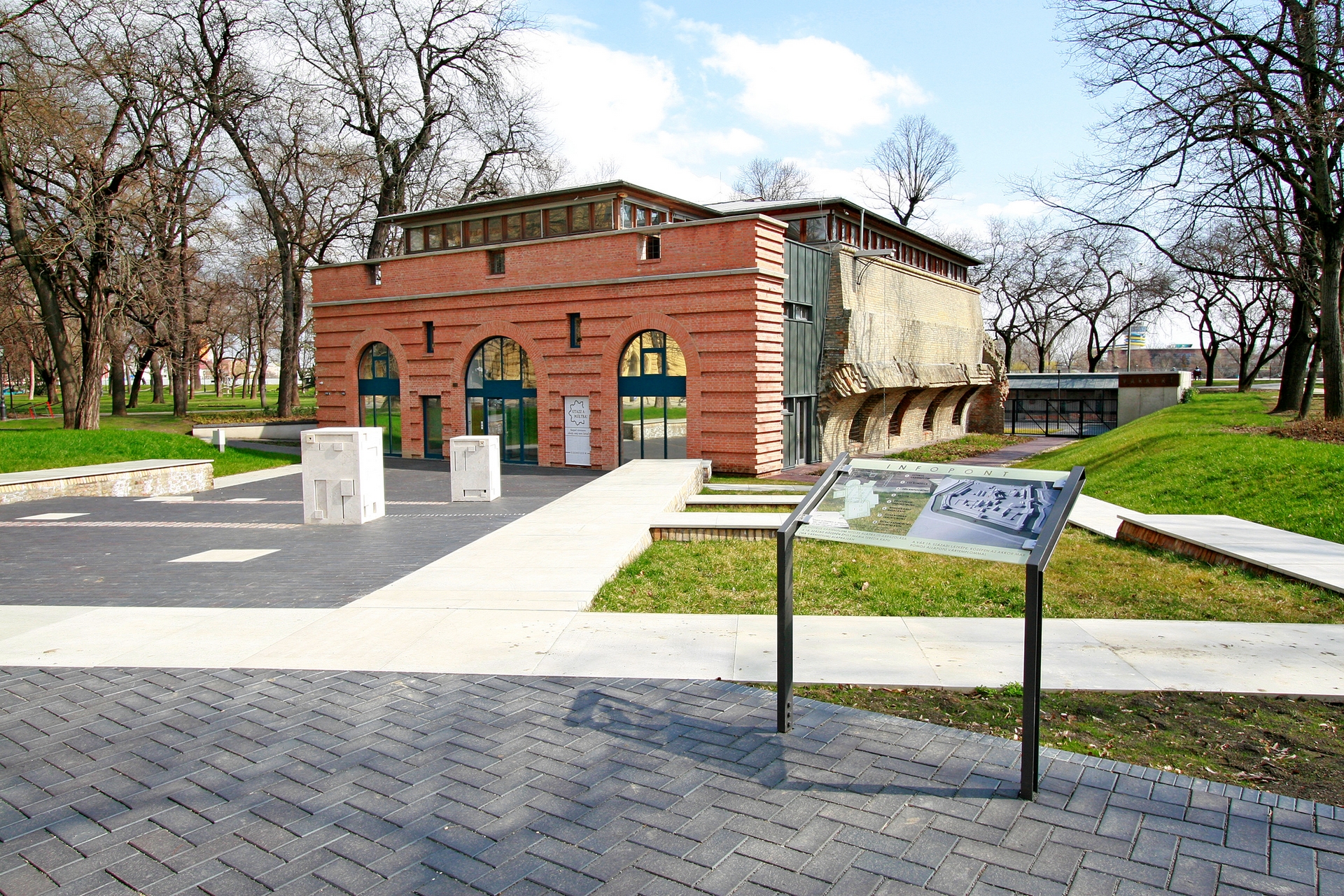 Év háza 2021  -Vesmásné Zákányi Ildikó, Szabó Csanád, Vesmás Péter, Sipos György: Móra Ferenc Múzeum és Vár Múzeum, Szeged - a Magyar Építőművészek Szövetségének Szakmai Különdíja
