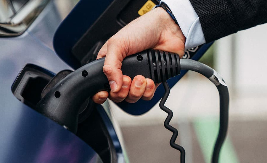 Hogyan válasszuk ki a megfelelő elektromos autótöltőt