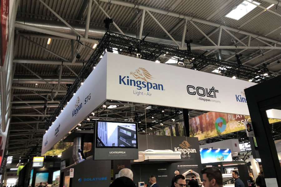 Közös standon mutatkoztak be a Kingspan Light+Air, az STG és a Colt a müncheni BAU 2023 kiállításon