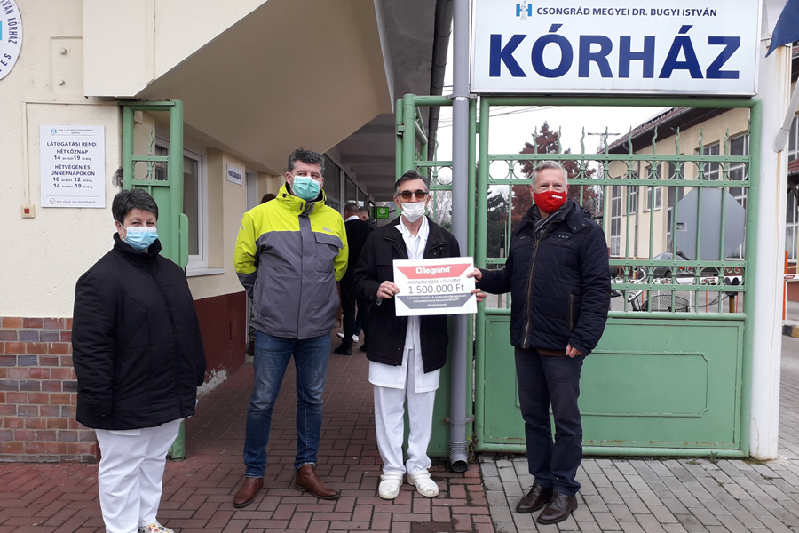 Legrand adomány a Szentesi Kórház Szülészeti Osztálya részére