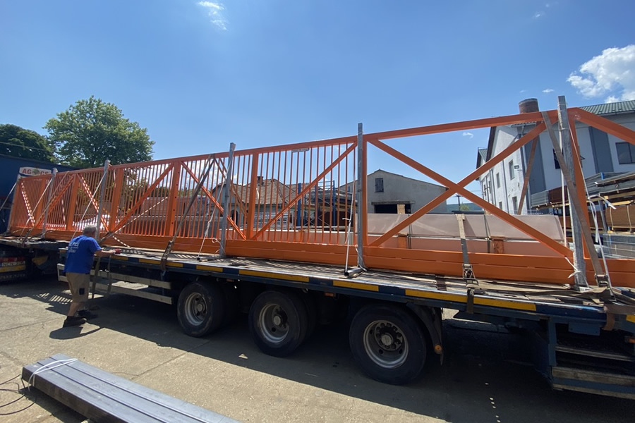 Steelvent Huba úszókapu 12 m széles szabad nyílással