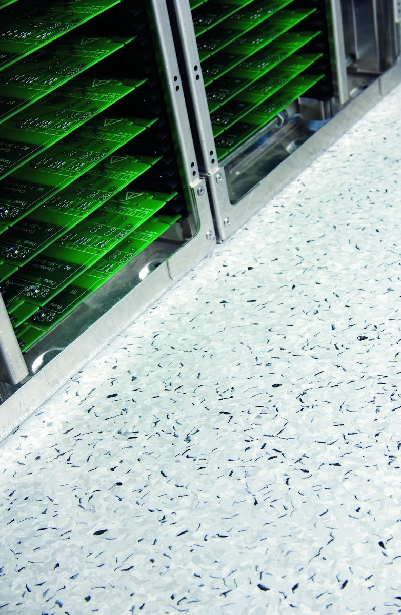 iQ Toro SC homogén PVC burkolóanyag