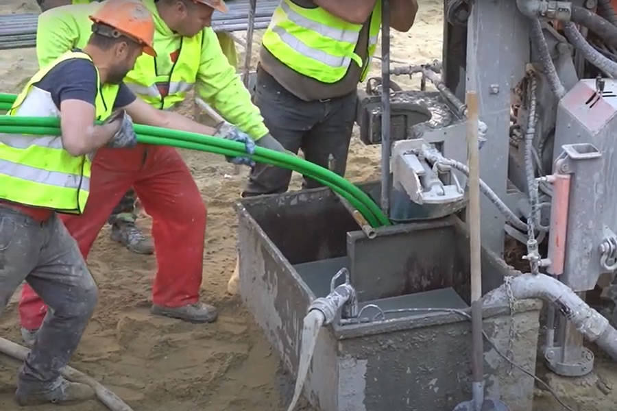A REHAU RAUGEO PE-Xa talajszonda energiatakarékos, környezetbarát lakóépületekben