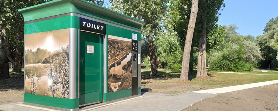 B&K közterületi nyilvános WC-k dekorációja
