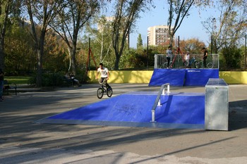 Benito extrém gördeszka és BMX ügyességi pálya