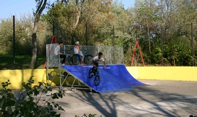 Benito extrém gördeszka és BMX ügyességi pálya