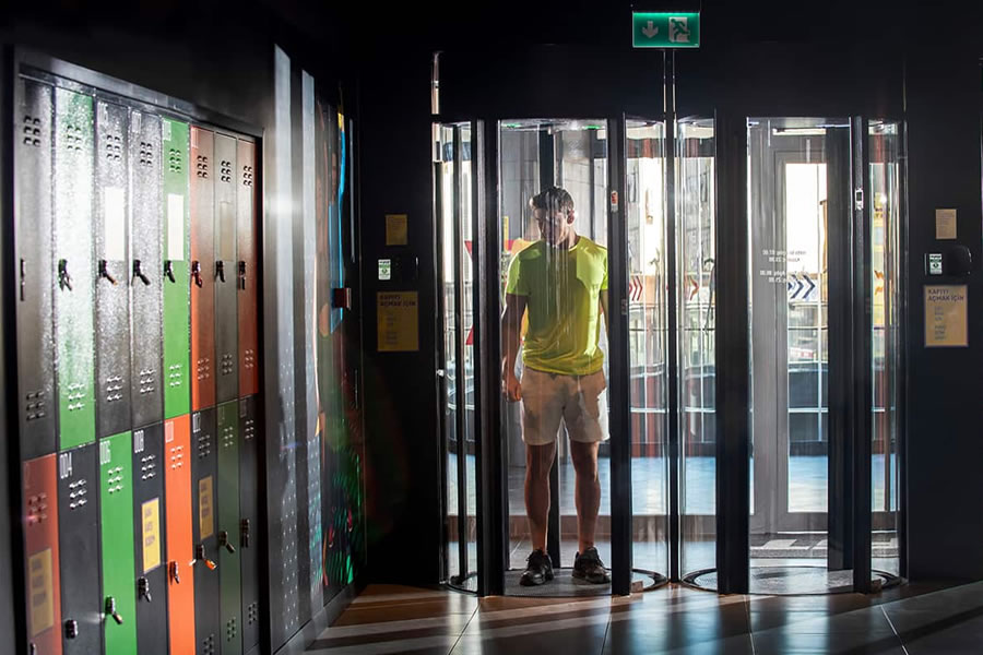 CAME automatizált beléptető rendszer lopásmegelőzéssel és súlyellenőrzéssel