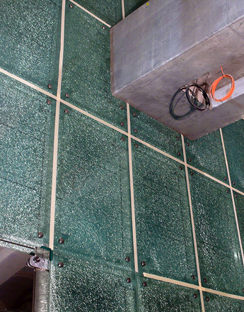 Expandált lemez és anyagkísérletek a 4-es metróban