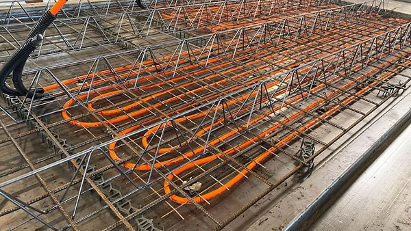Klímapanel gyártása az üzemben Klímapanel gyártása az üzemben