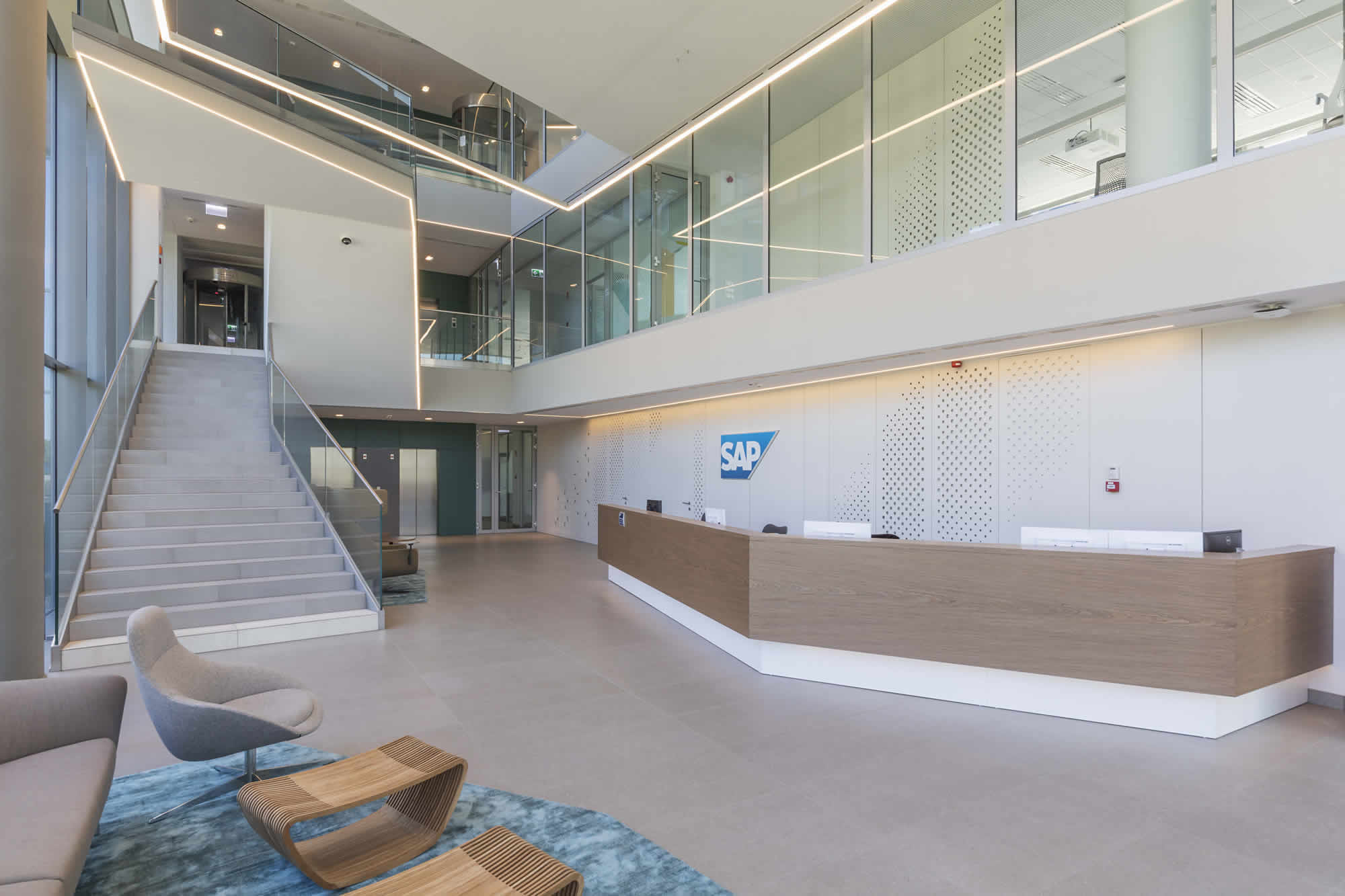 Swisspearl falburkolat a SAP új irodaházában