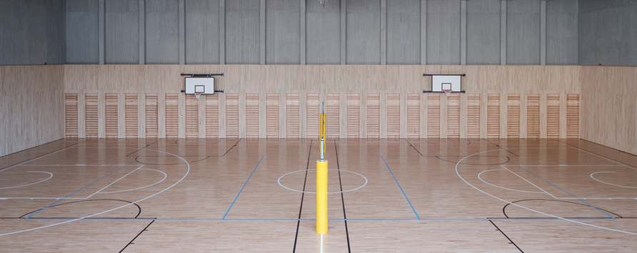 Szent Margit Gimnázium sportcsarnok ELAN Inventa sporttechnikai kiegészítőkkel